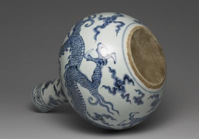 图片[3]-Celestial globe vase with decoration of dragon among clouds in underglaze blue, Ming dynasty, Yongle-Xuande reign (1403-1435)-China Archive